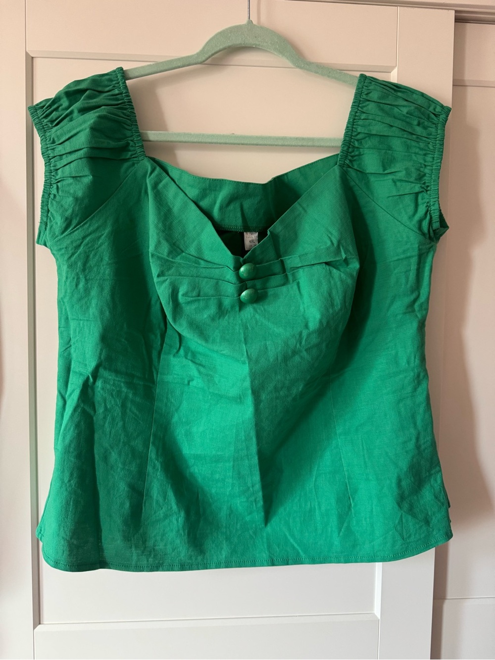 Women’s Emerald Short Sleeve Sweetheart Button Front Top